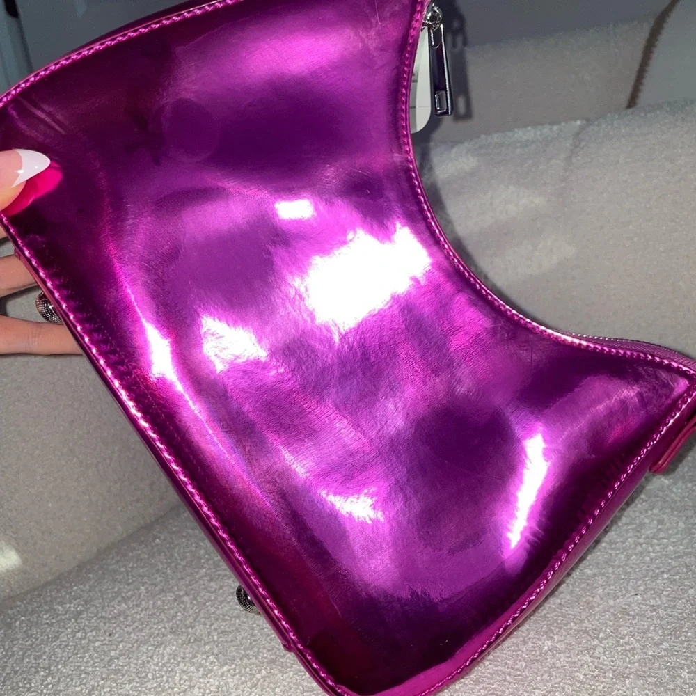 8 Other Reasons It Girl Shoulder Bag in Metallic Pink - Picture 4 of 15